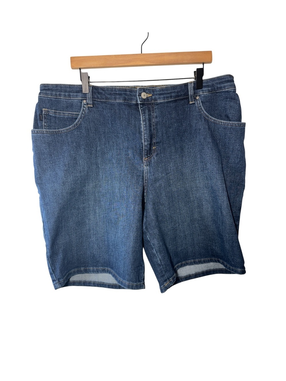 Lee Relaxed Fit Mid Rise Denim Burmuda Shorts Size 18 NWT Brand New